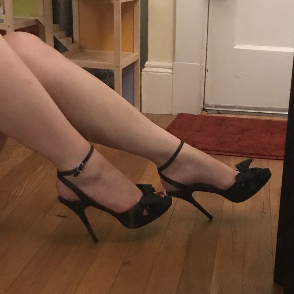 Bakers Black stilettos with bow - Size 7